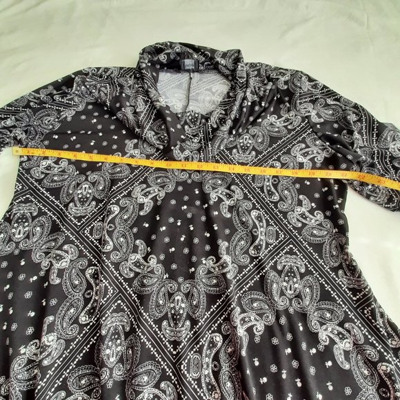 VAMP  women's top. Cowl Neck with 3/4 sleeves Size Medium - Picture 5 of 10